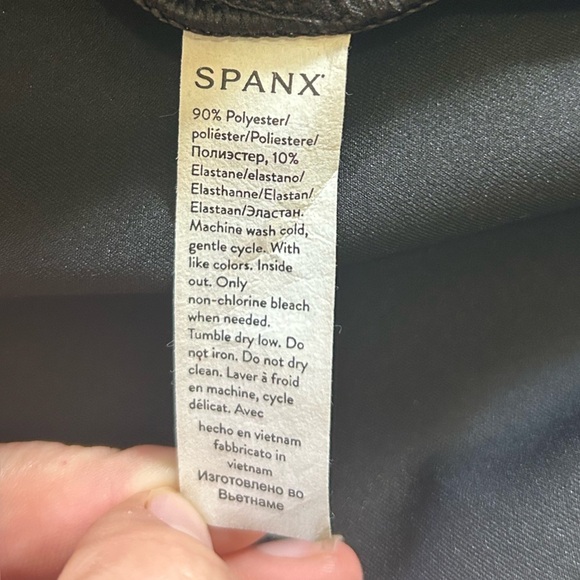 SPANX NWT Faux Suede Column V Neck Short Sleeve Dress Size 2X Black - Picture 13 of 14